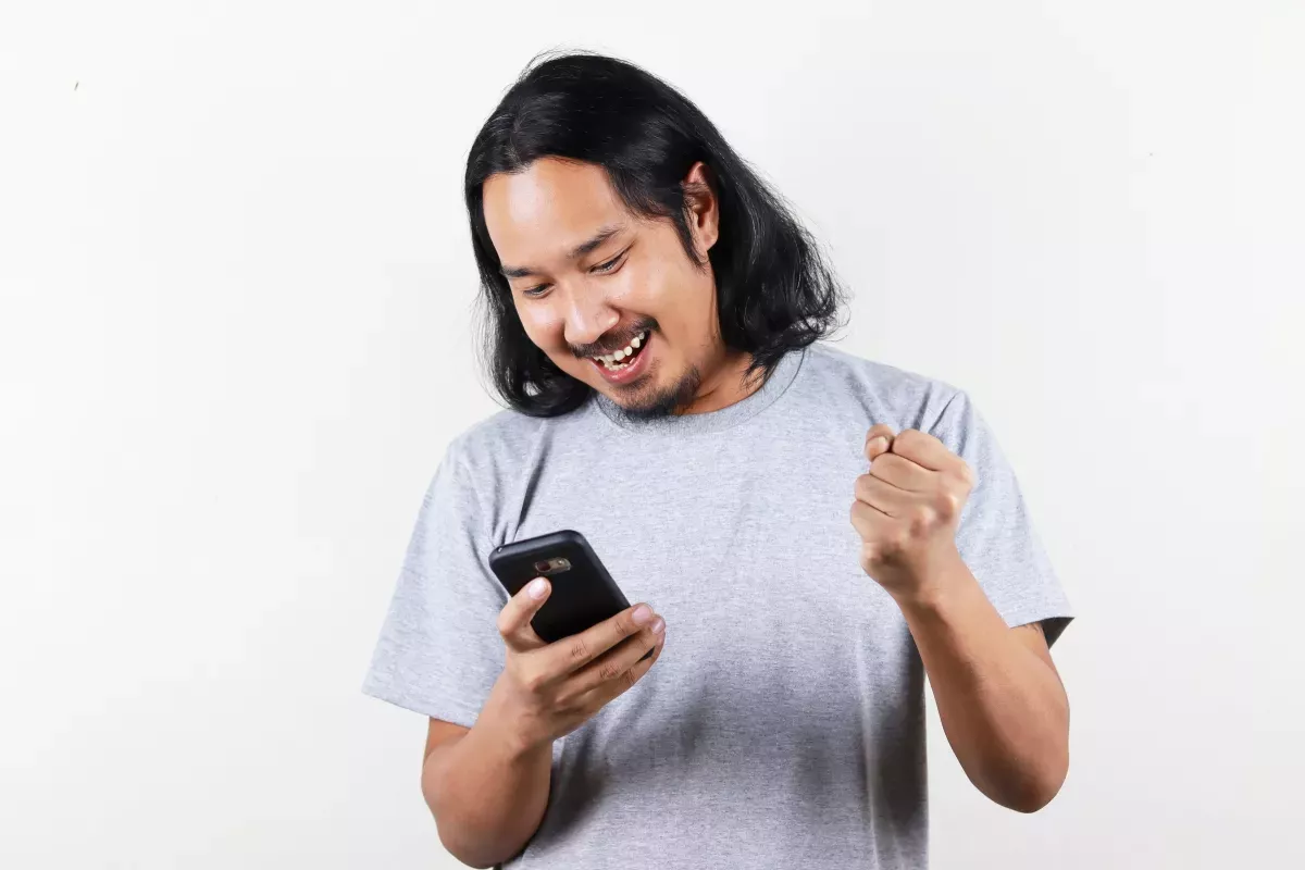 Mann mit Telefon