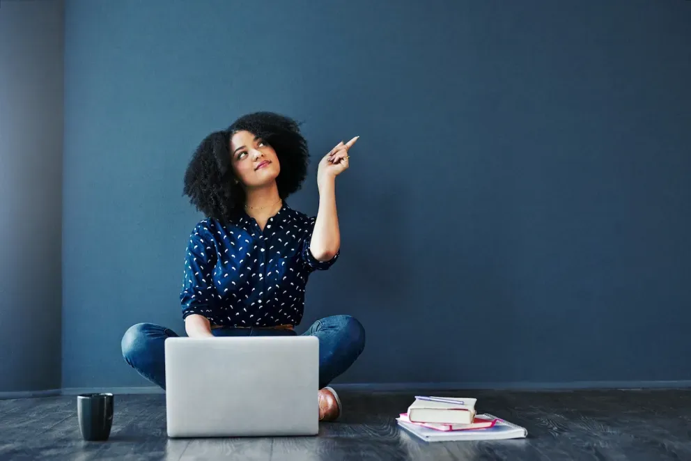 Frau mit Laptop
