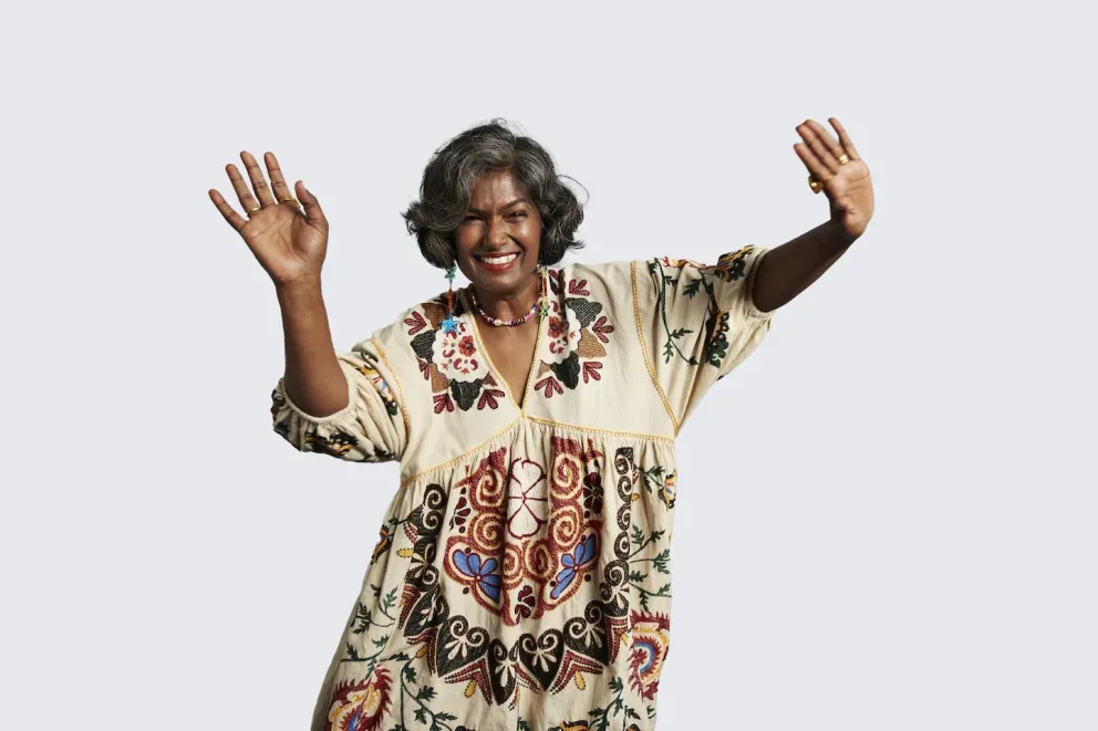 Indische Frau tanzt Indische Frau tanzt