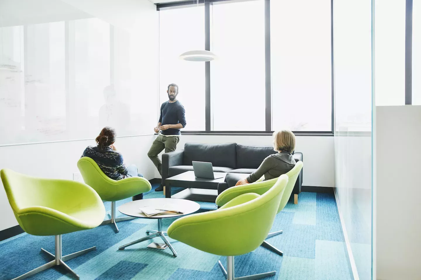 Geschäftsleute in einer Besprechung Business people in a meeting