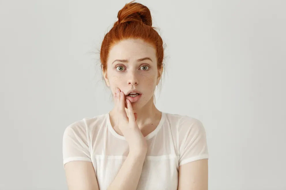 Mujer con expresión de sorpresa
