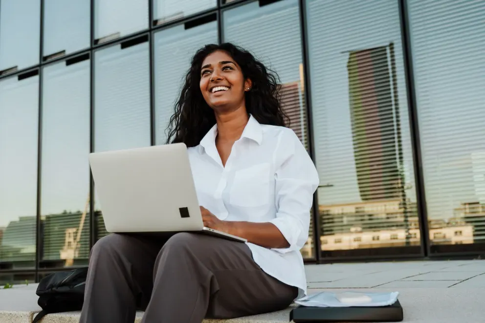 Mujer con laptop