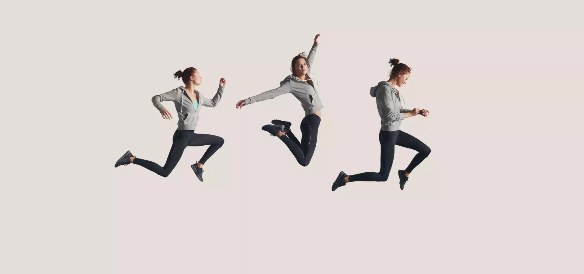 Foto de acción de mujer corriendo y saltando