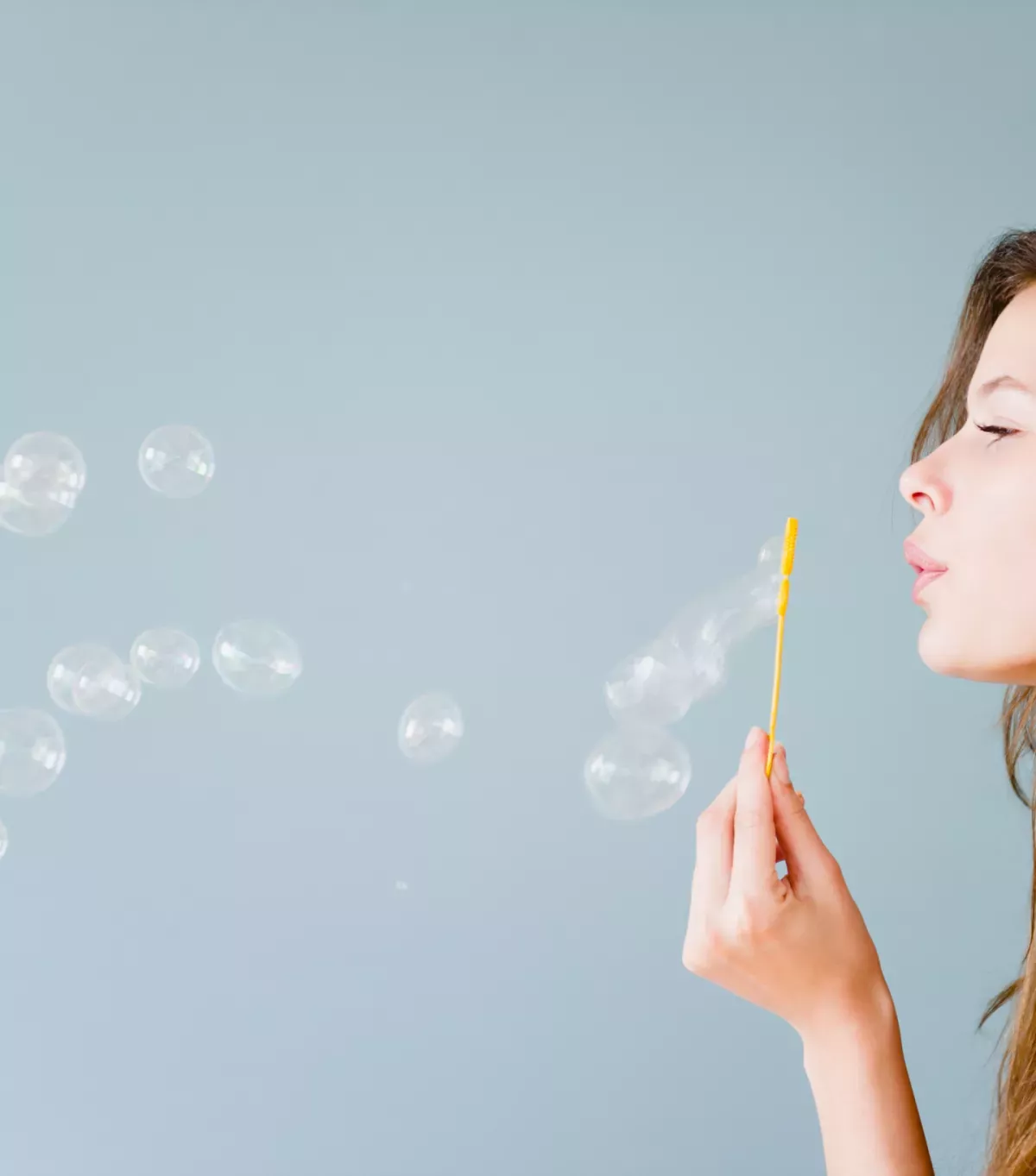 Simulation.png Woman blowing bubbles