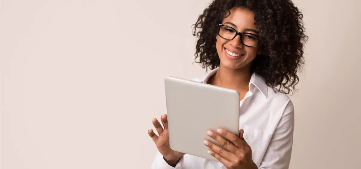 Woman using tablet.png Woman using a tablet