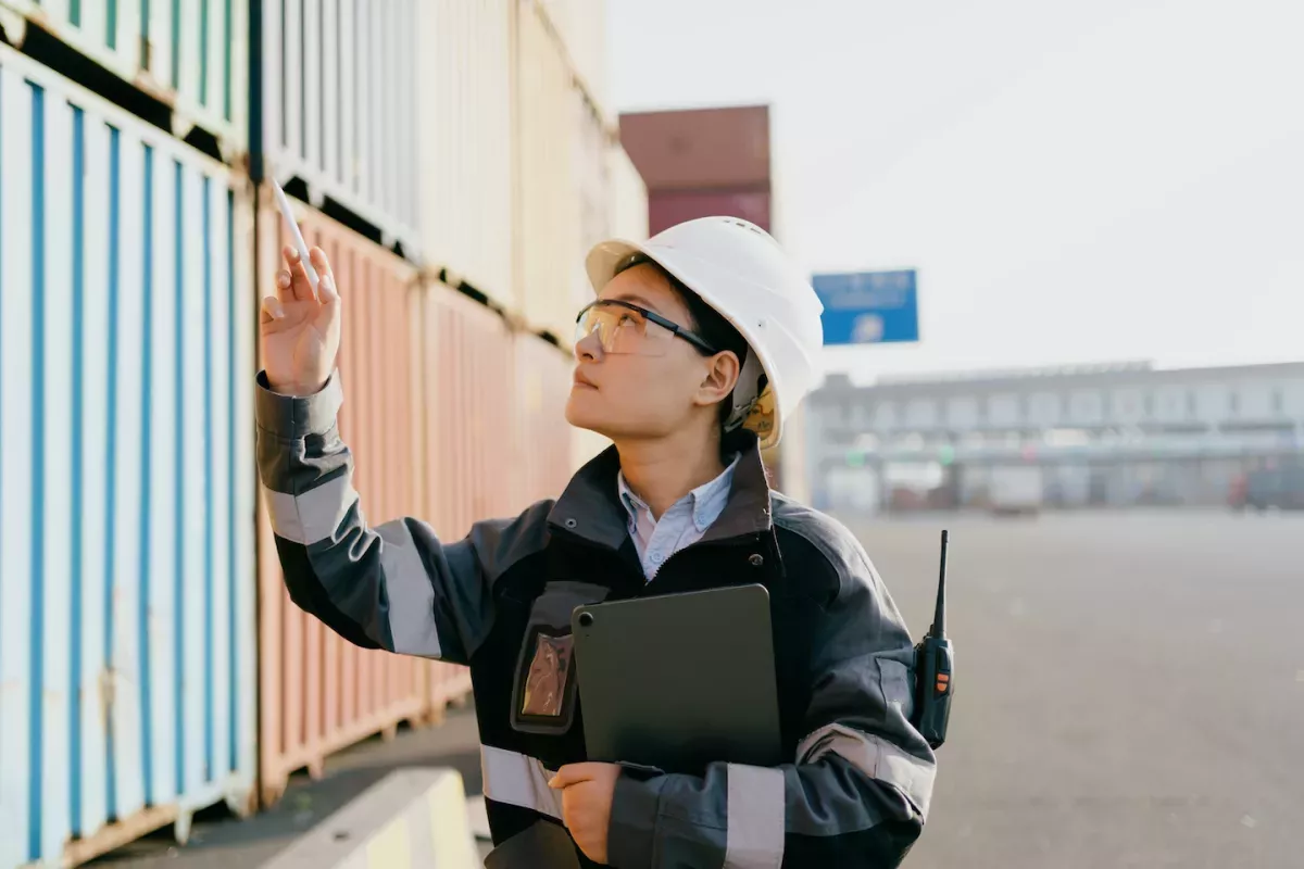 GettyImages-1326293133.jpg Woman managing a supply chain
