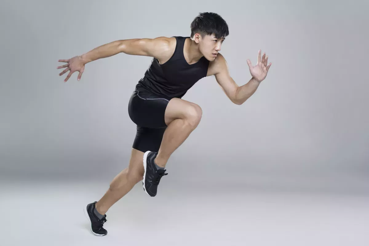 GettyImages-642106705.jpg Man running fast