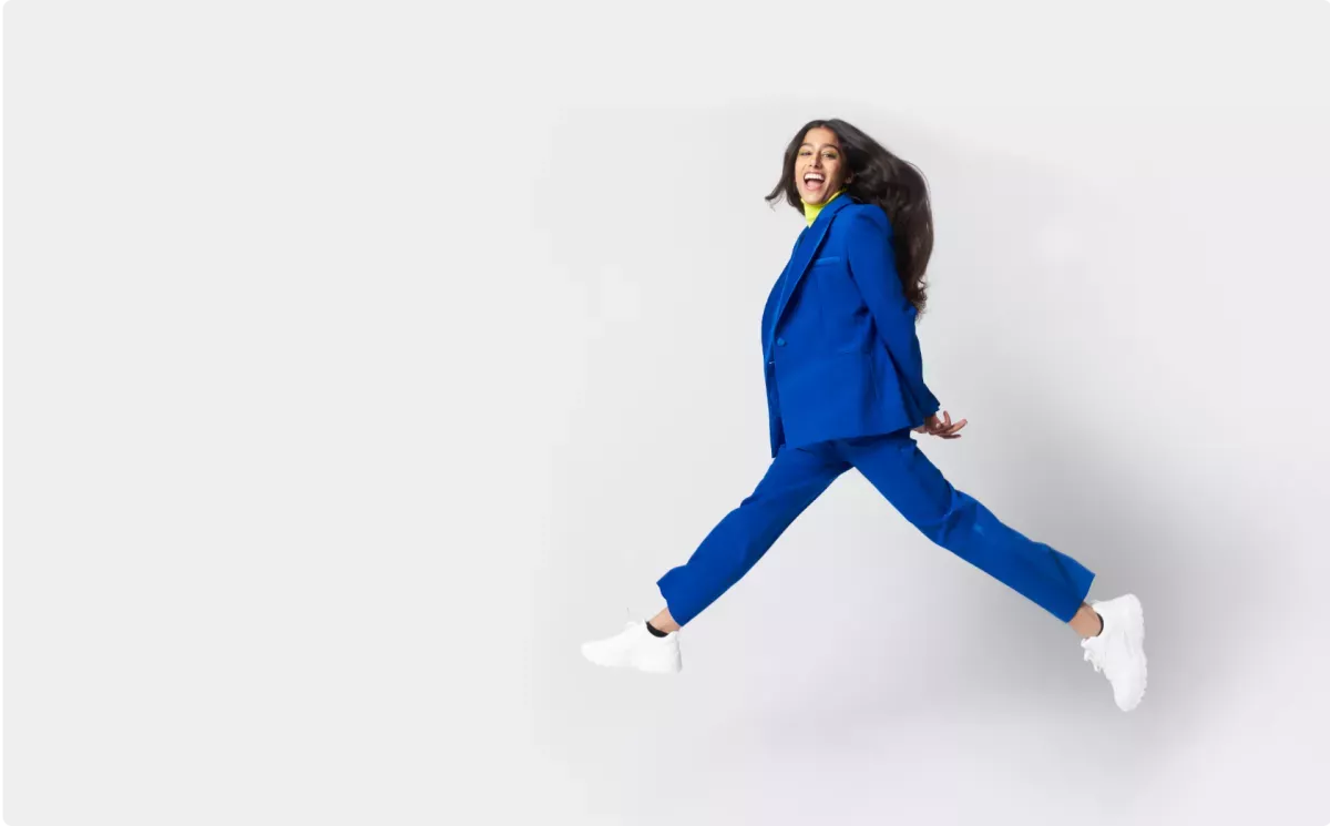 Customer delight.png Happy woman jumping