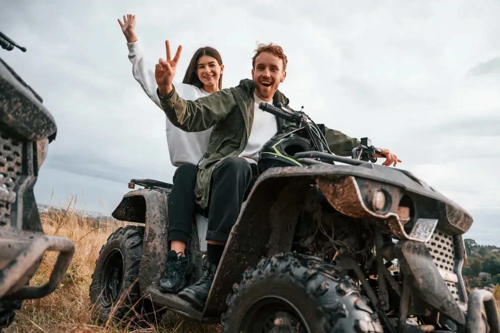 Smiling couple on quad Smiling couple on quad